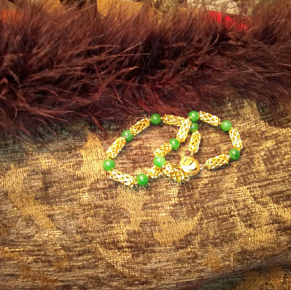 Gold and jade bead bracelet